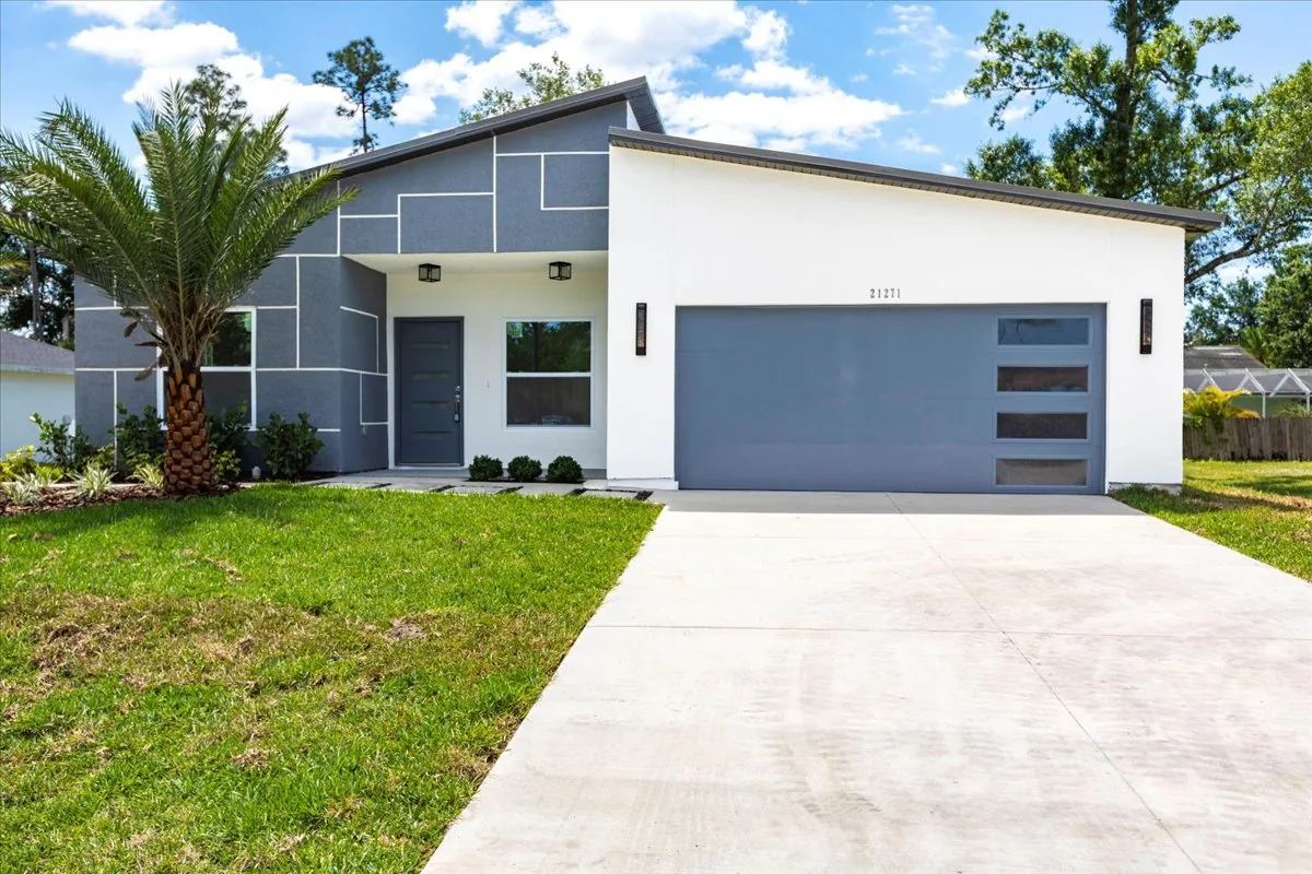 CyberHouse 7 exterior — a completed home in Southwest Florida
